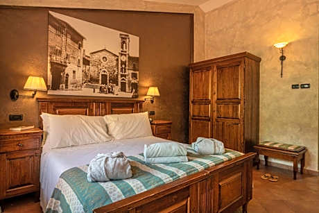 Superior Double or Twin Room with Terrace
