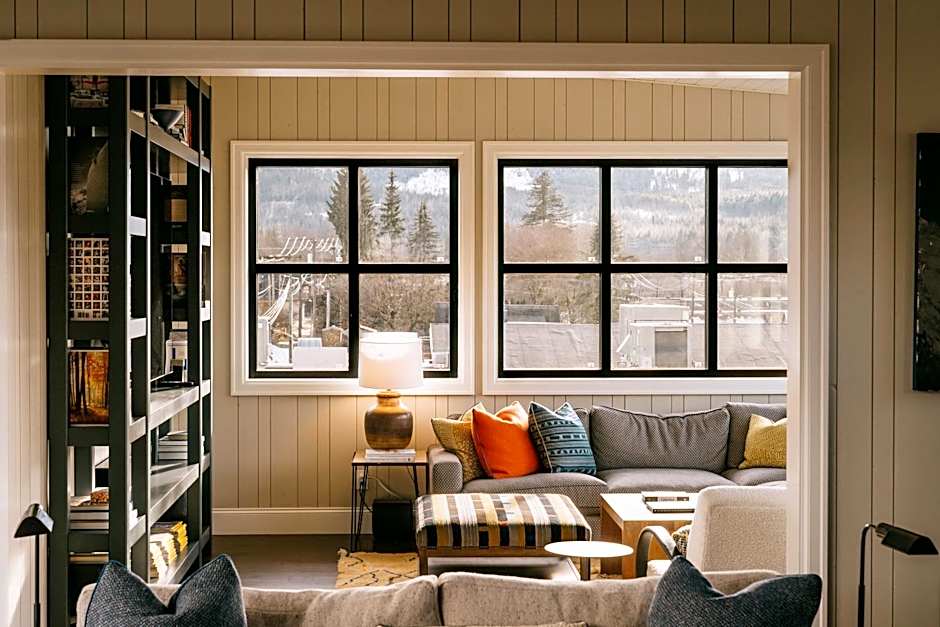 Eleven Revelstoke Lodge