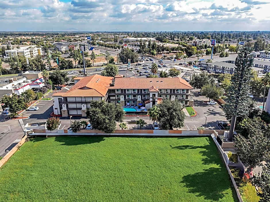 Hillstone Inn Tulare, an Ascend Collection Hotel