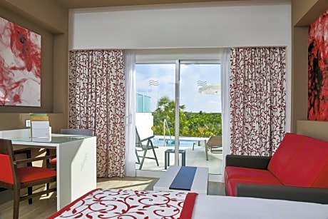 Swim-up Junior Suite Adults Only (18+)
