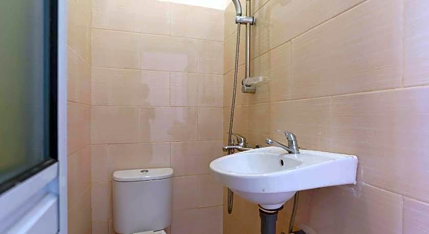 RedDoorz near Plaza Botania 1 Batam