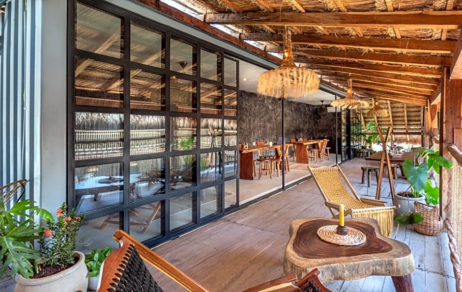 Meteora Stay & Coffeehouse Tulum