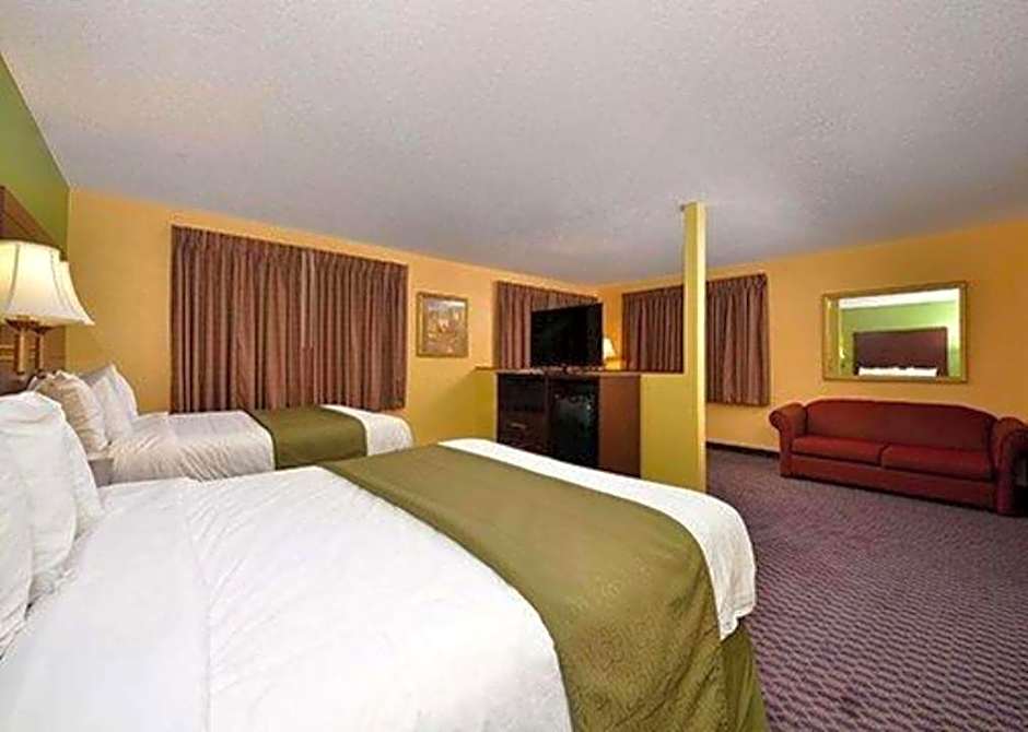 Quality Inn & Suites Grinnell near University