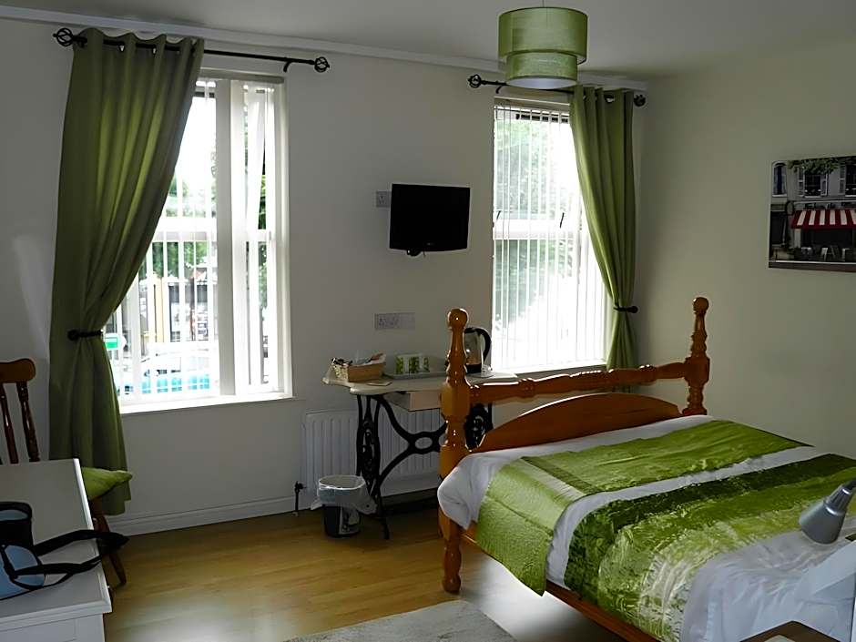 Foto 1 di 3 di Standard, Street View