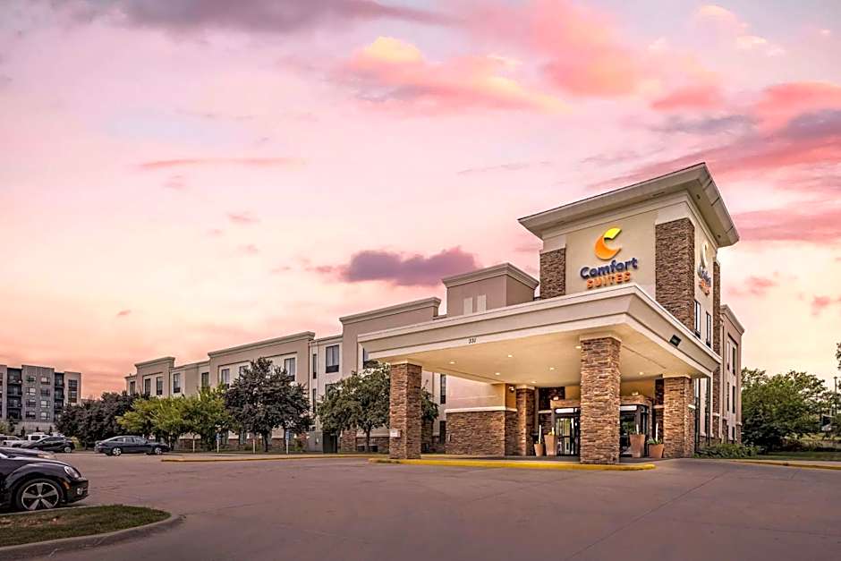 Comfort Suites East Lincoln - Mall Area