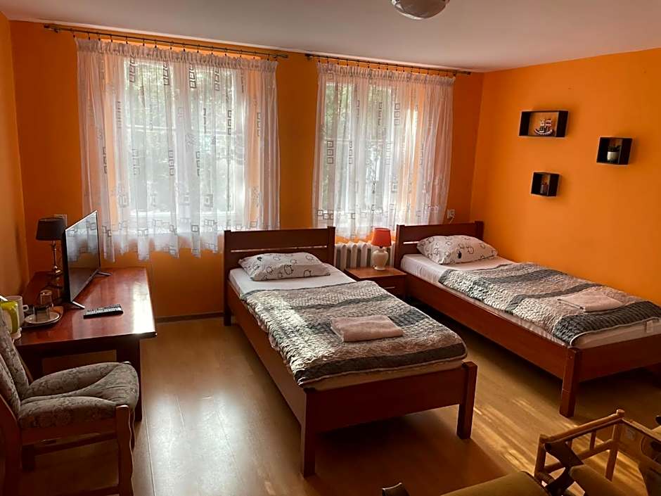 Dworek Pokoje Gościnne