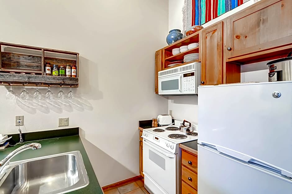 Jackpine & Black Bear Lodge