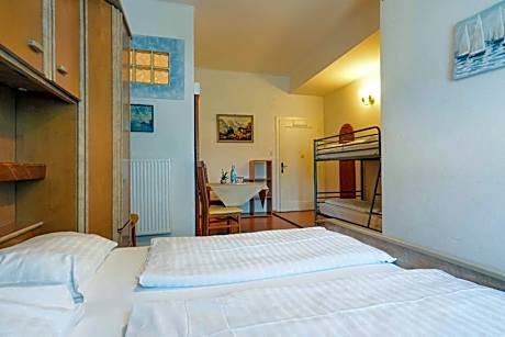 Quadruple Room with Garden View