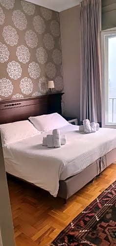 Smart Hotel Gallery House