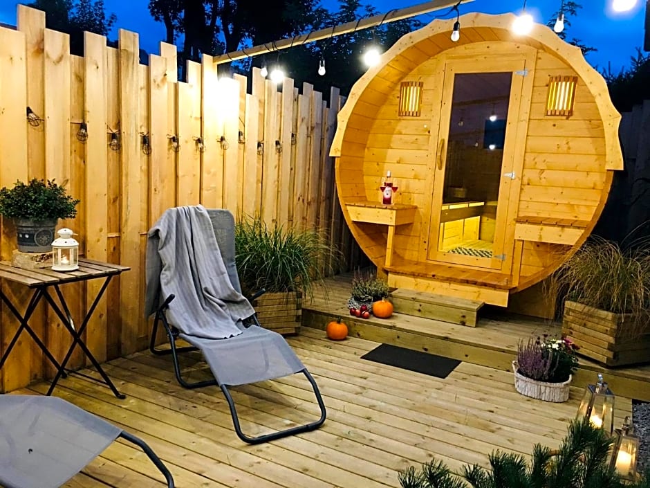 DOMKI LAURA sauna & gorąca balia