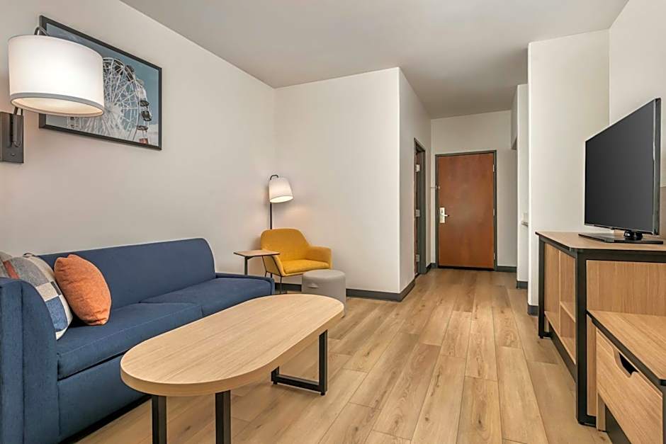 City Express by Marriott Spring