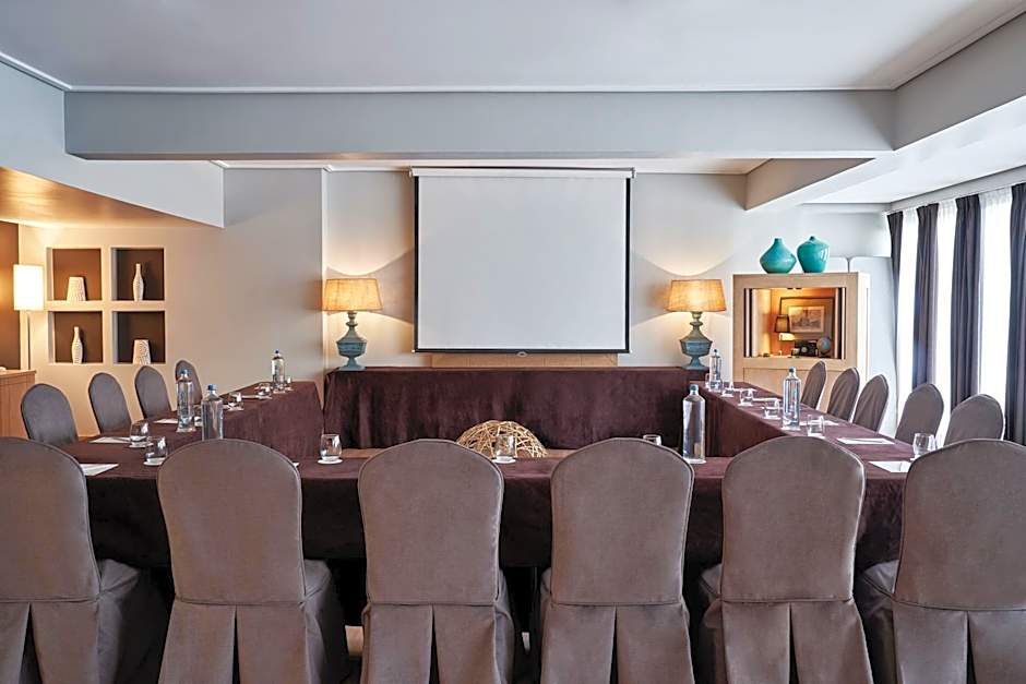 Sea View Cityscape Hotel