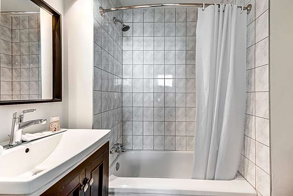 North House - Hôtel Automatisé Manoir des Remparts