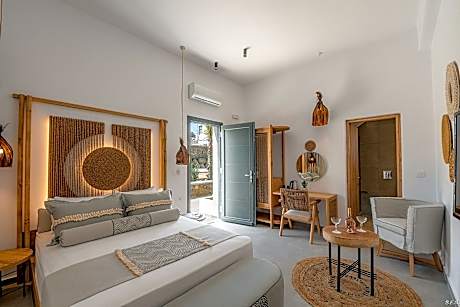 Deluxe Double Room with Pool View