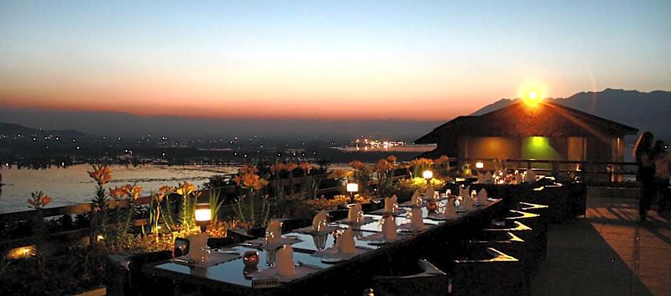 Taj Dal View, Srinagar