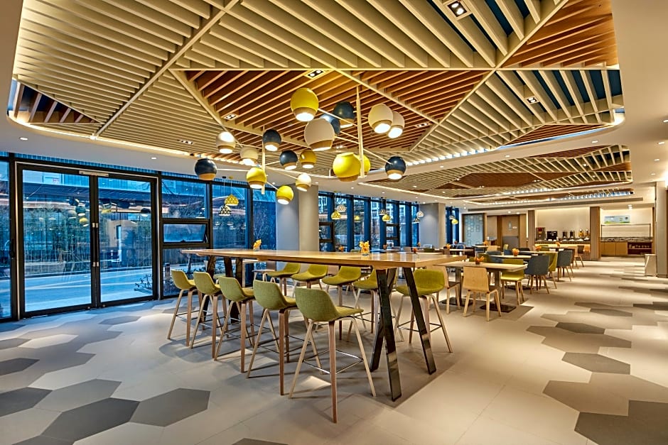 Holiday Inn Express Nantong Textile City By IHG