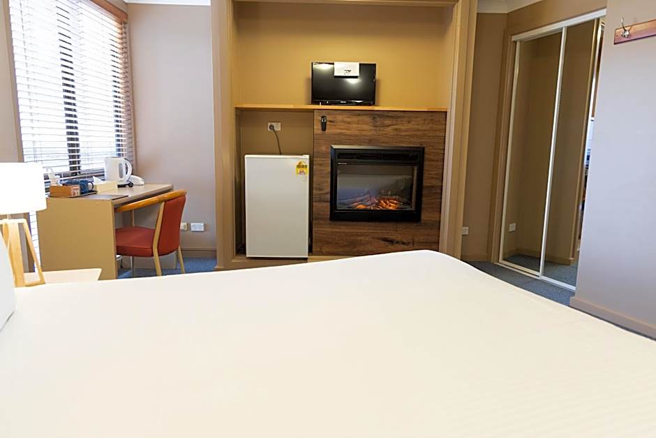 The Man from Snowy River Hotel