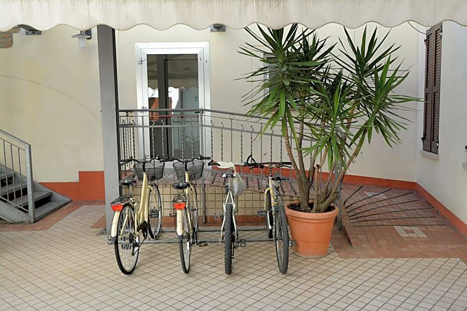 Hotel Mantegna Stazione, MantegnaHotels