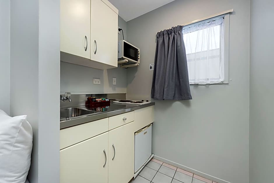 ASURE Macy's Motor Inn