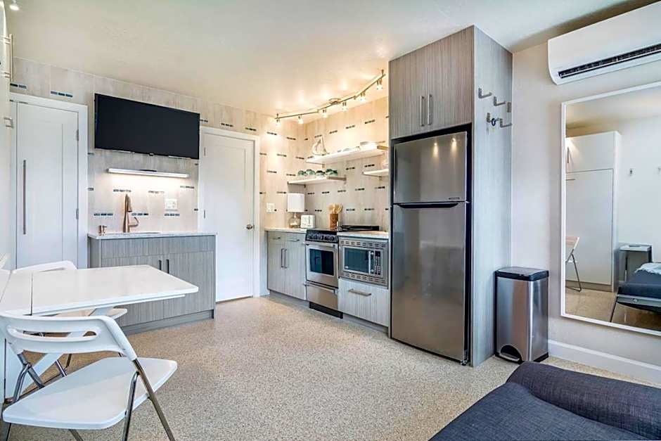 Boutique Vacation Rental Complex At Beach