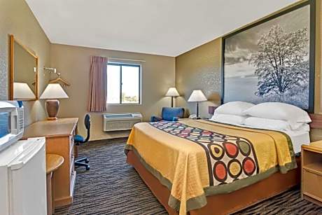 Queen Family Room with Two Queen Beds - Non-Smoking