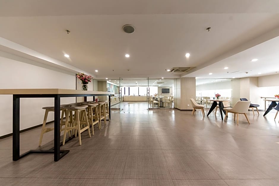 Hanting Hotel (Guangzhou Beijing Rd, Tianzi Pier)