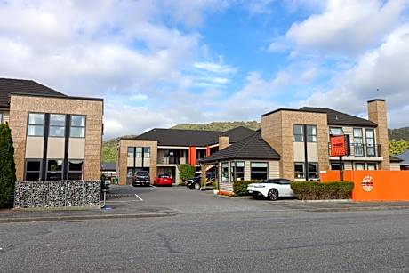 Coleraine Suites & Apartments