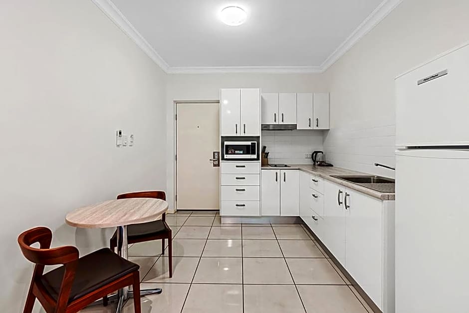 Western Gateway Motel and Apartments