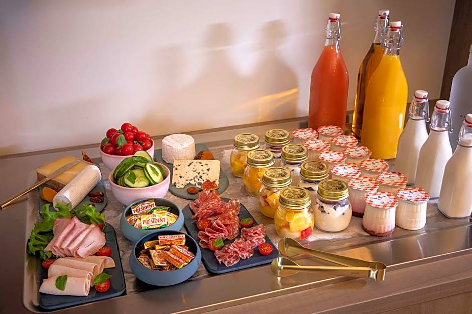 First Hotel Paris Tour Eiffel