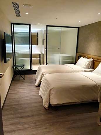 Superior Twin Room - No Window