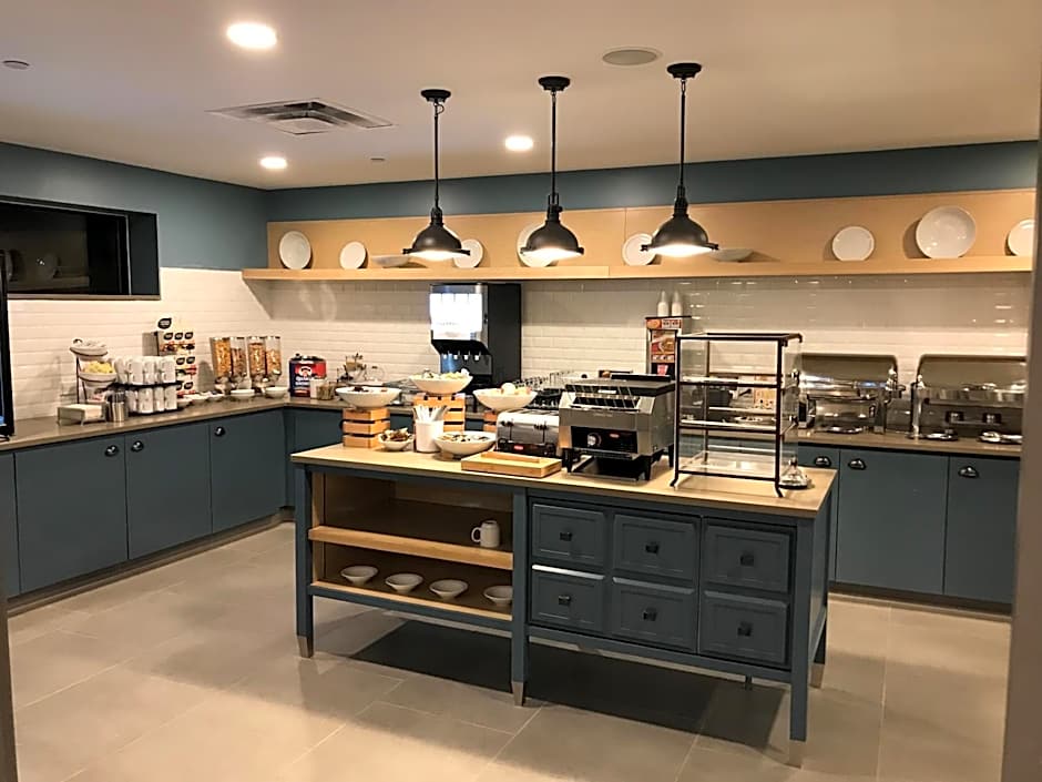 Country Inn & Suites by Radisson, Belleville, ON