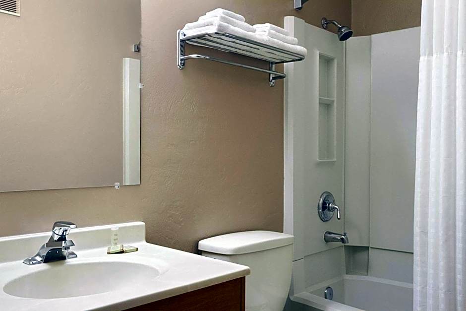 Super 8 by Wyndham Port Angeles at Olympic National Park