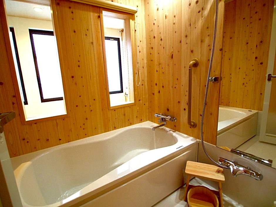 Mibu-Juku Muslim Friendly Easy access to Kyoto STA
