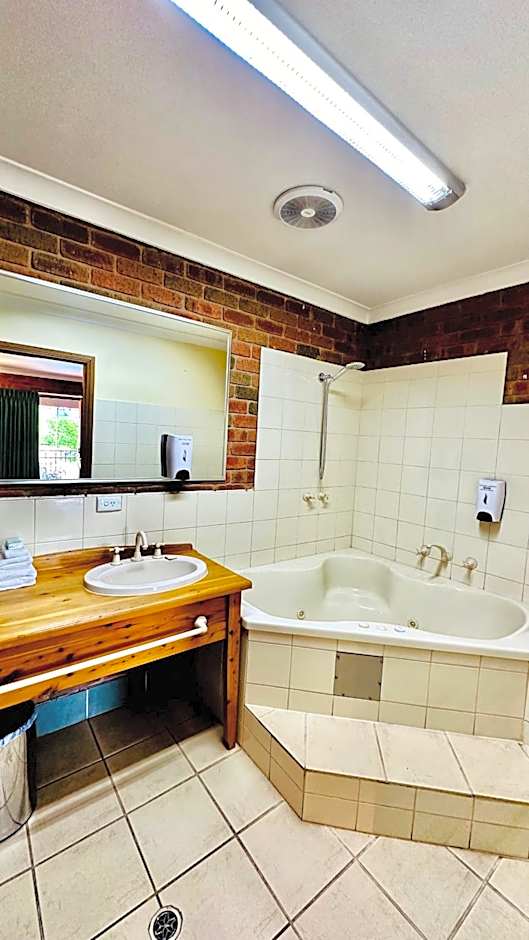 Early Australian Motor Inn