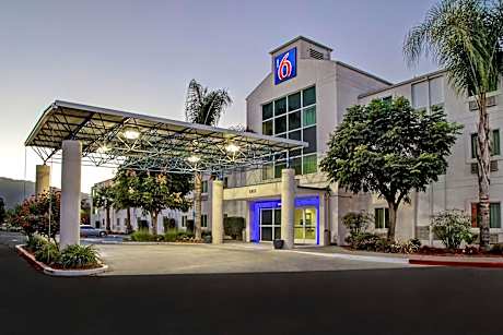 Motel 6-Gilroy, CA