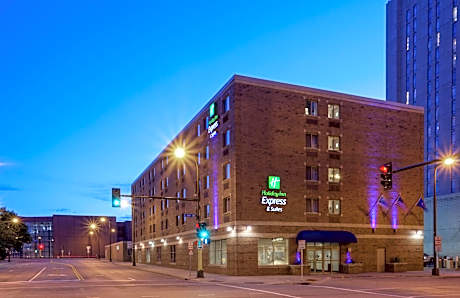 Holiday Inn Express Hotel And Suites Minneapolis Downtown By IHG