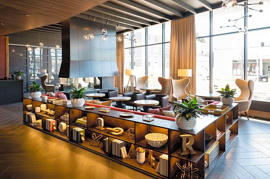 Cambria Hotel Boston Somerville