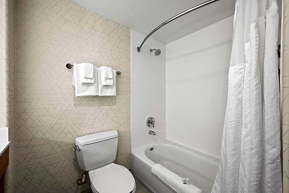 Holiday Inn Express Hotel & Suites Lincoln-Roseville Area By IHG