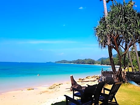 Nautilus Right On The Beach Resort Adults Only