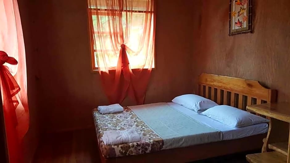 7th Heaven Lodge and Cafe