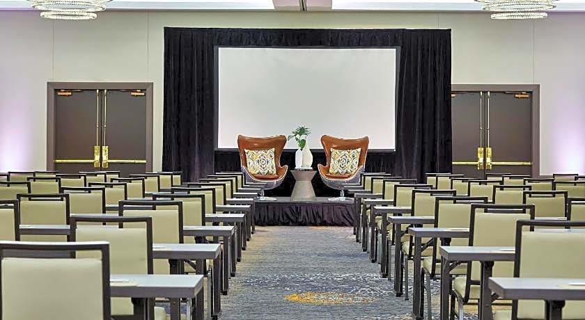 Renaissance Chicago Glenview Suites Hotel