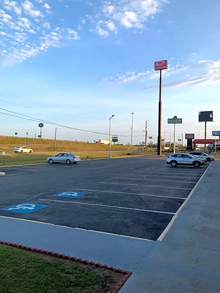 Econo Lodge - Perry National Fair Ground Area