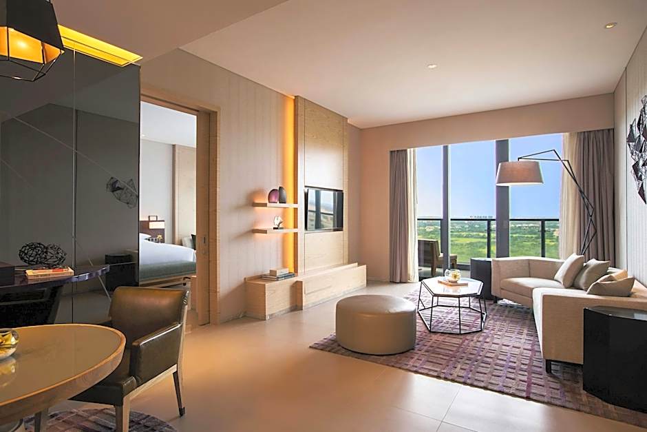 Renaissance by Marriott Haikou Hotel