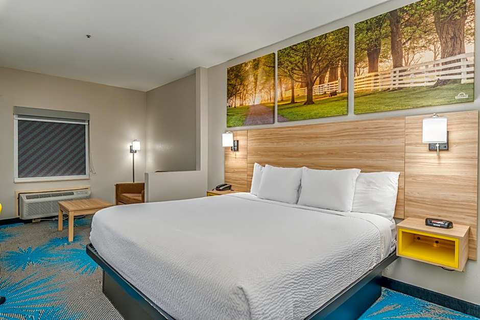 Days Inn & Suites by Wyndham Prattville-Montgomery