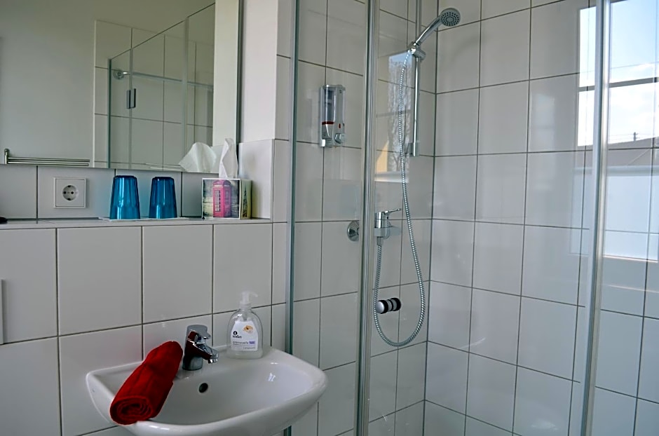 Hotel "Cafe Verkehrt" - Wellcome Motorbiker, Berufsleute und Reisende im Schwarzwald