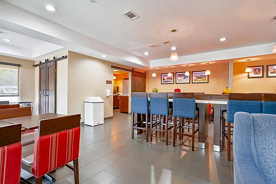 Comfort Inn & Suites Montgomery East Carmichael Rd