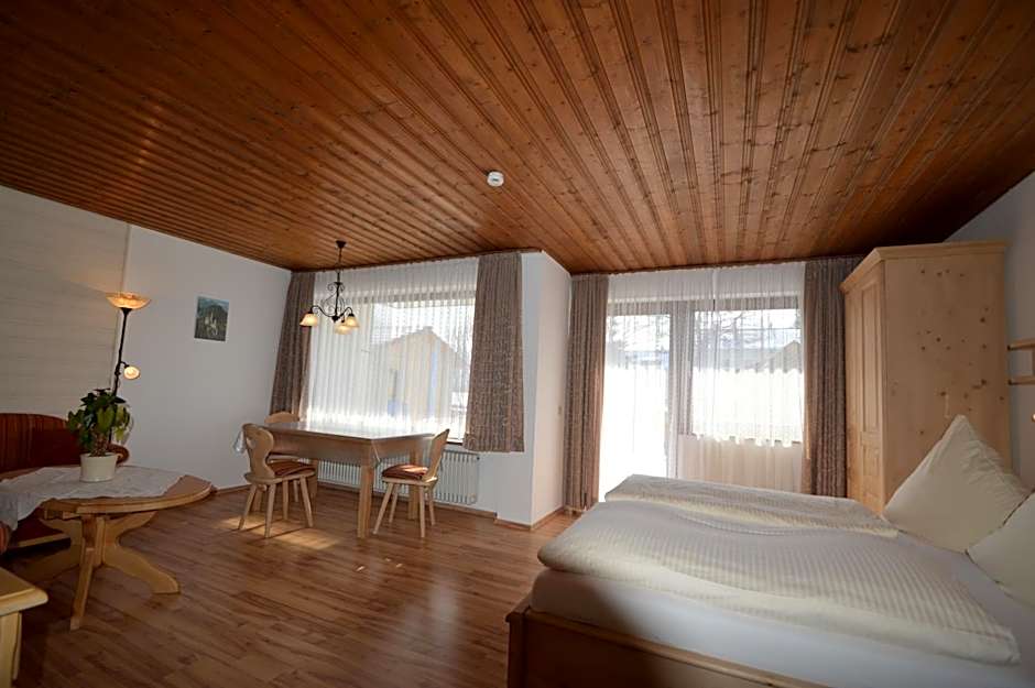 Haus Moni