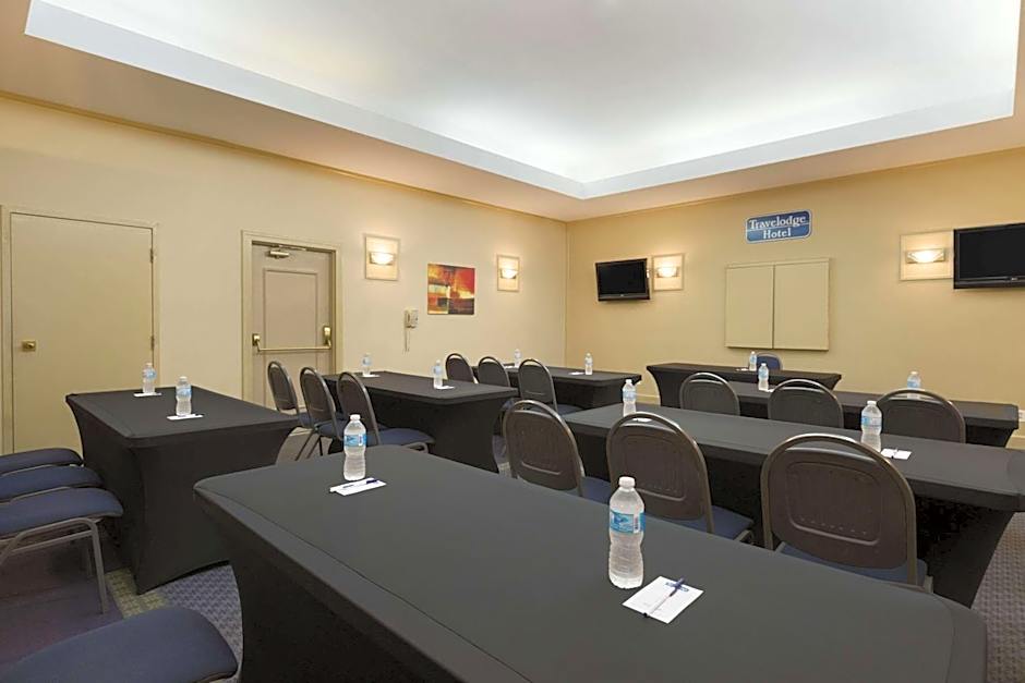 Travelodge by Wyndham Vancouver Airport