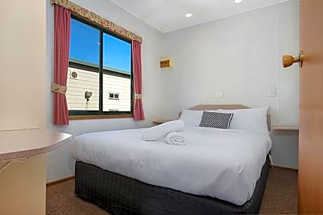 Two Bedroom Pet Friendly Cabin