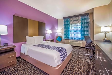 1 Queen Bed Mobility Accessible Room Non-Smoking